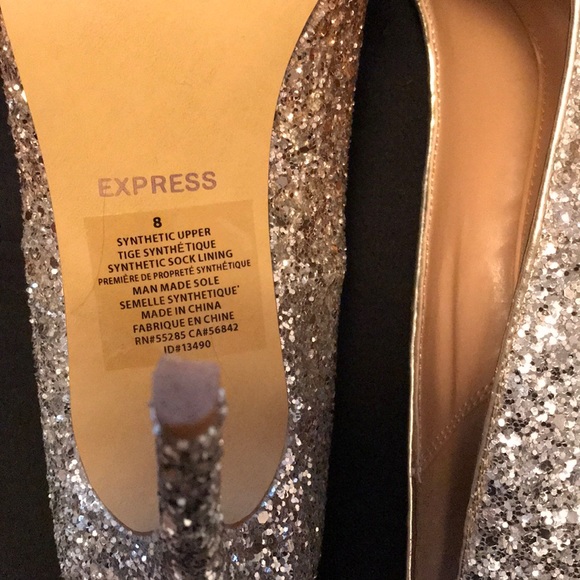 Hombre Gold Glitter Pumps - Picture 4 of 4